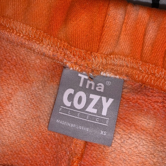 Aritzia tie-dye sweat-shorts - Picture 4 of 4